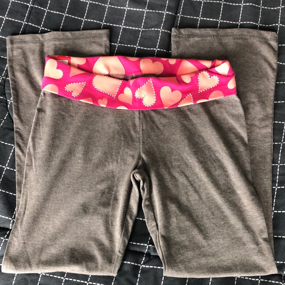 SO Leggings Girls Size 8β 1/2 Grey Pink Hearts Yoga Pants - Picture 2 of 8